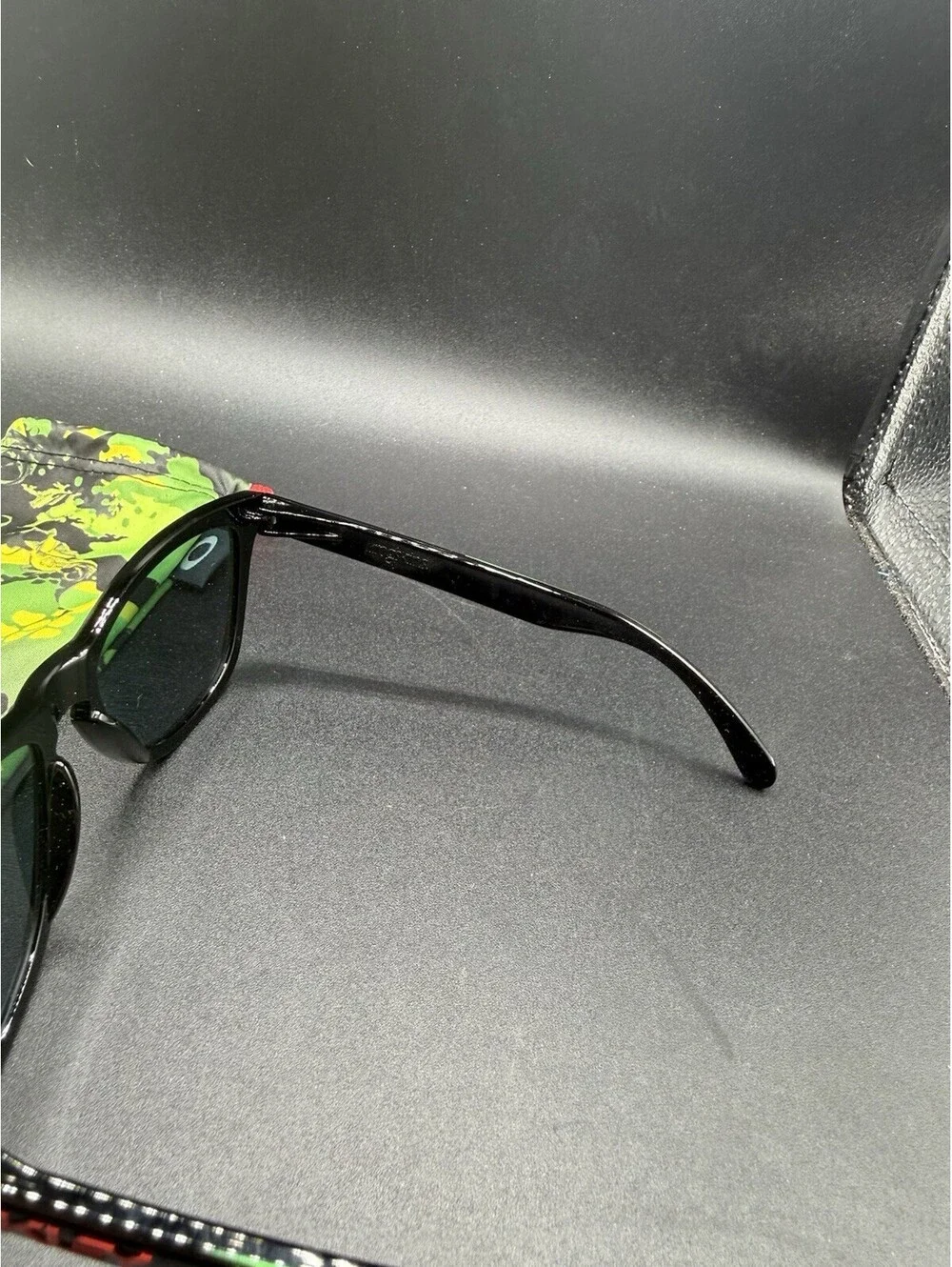 Oakley Frogskin Jupiter Camo Polished Black/+Red Iridium 24-254